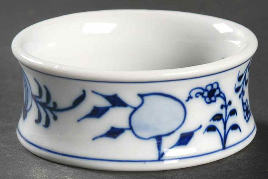 Blue Onion ("Sword" Backstamp) Napkin Ring by Meissen (Germany)-1