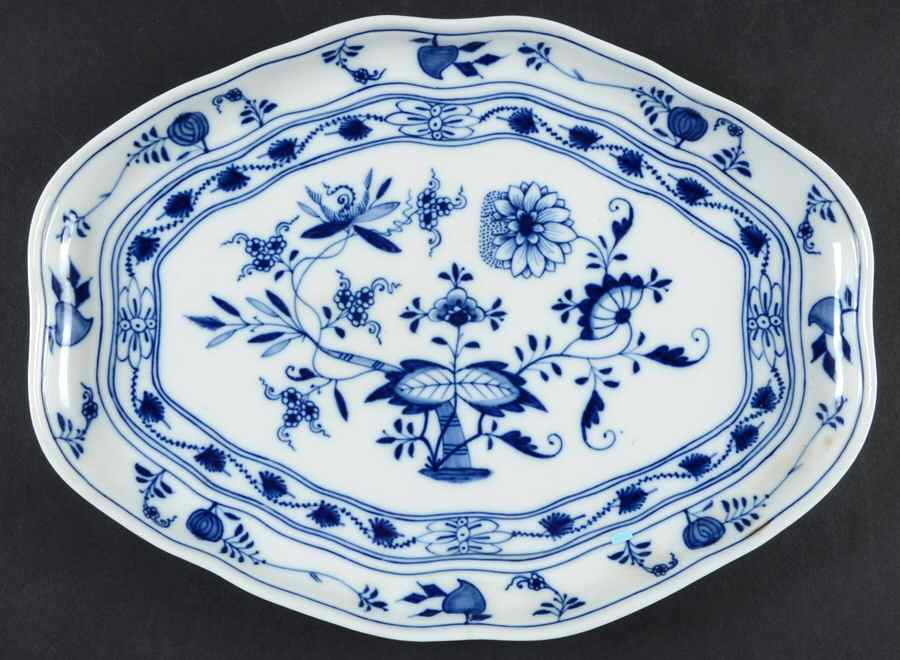 Blue Onion ("Sword" Backstamp) 11" Oblong Tray by Meissen (Germany)-1