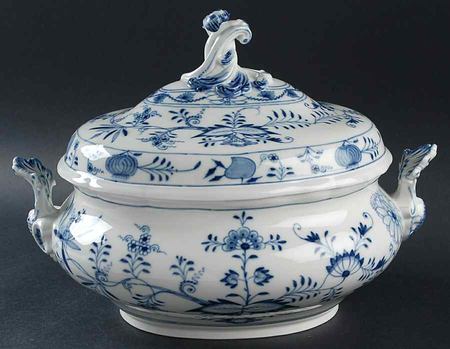 Blue Onion ("Sword" Backstamp) Oval Tureen & Lid by Meissen (Germany)-1