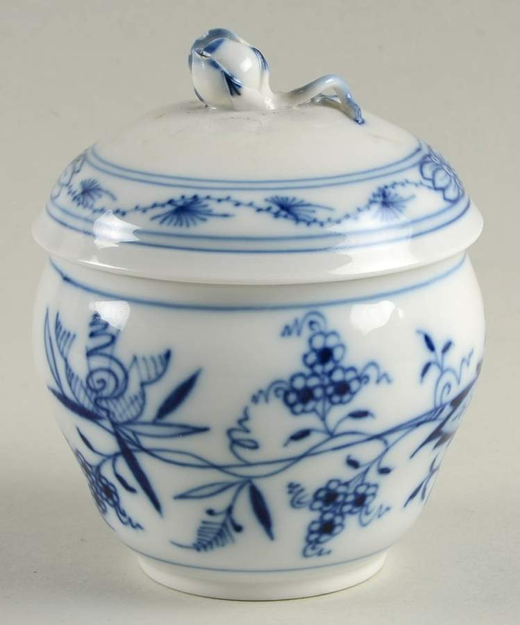 Blue Onion ("Sword" Backstamp) Sugar Box & Lid by Meissen (Germany)-1