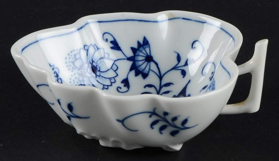 Blue Onion ("Sword" Backstamp) Salt Cellar by Meissen (Germany)-1