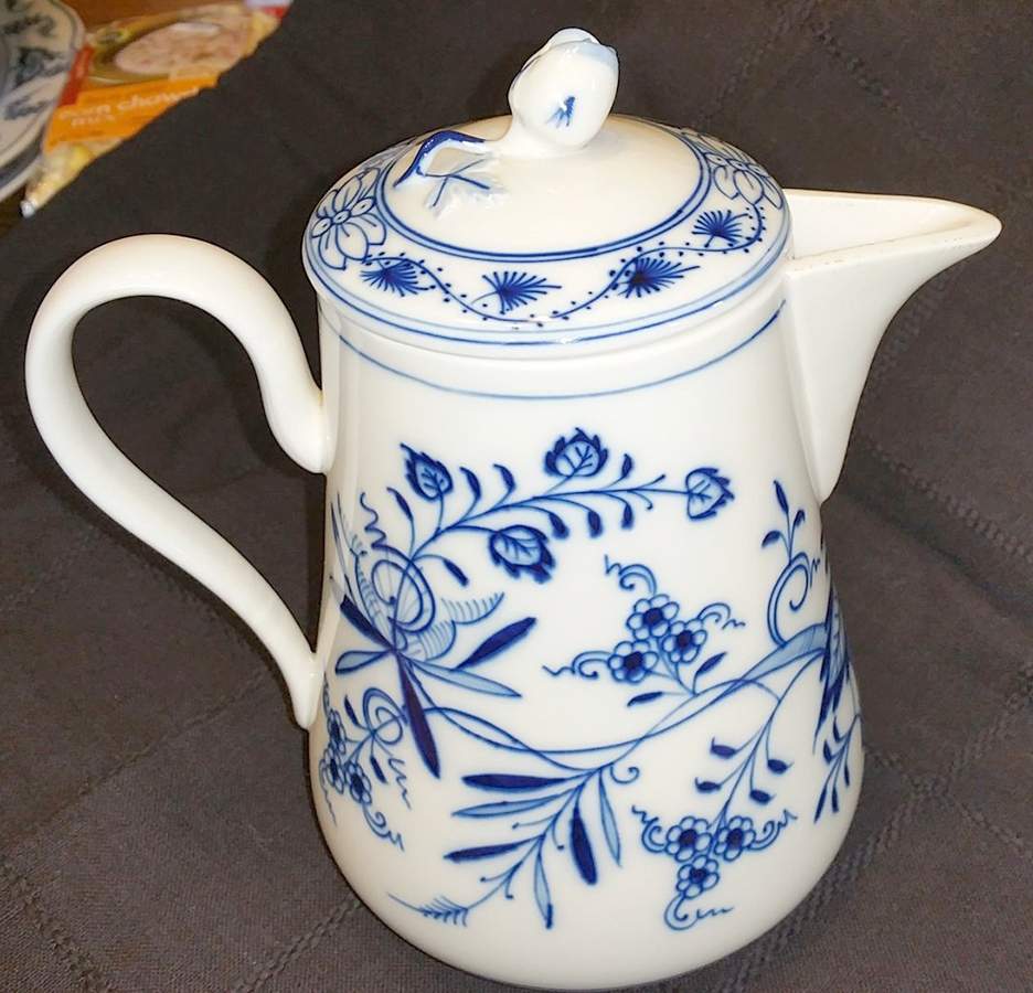 Blue Onion ("Sword" Backstamp) Teapot & Lid by Meissen (Germany)-1