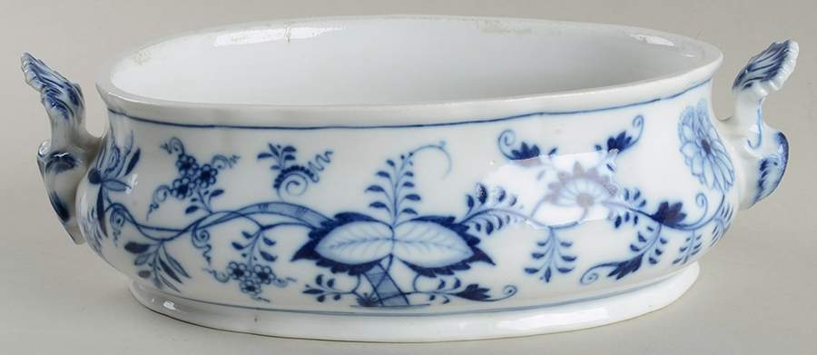 Blue Onion ("Sword" Backstamp) 1.5 Quart Oval Covered Casserole No Lid by Meissen (Germany)-1