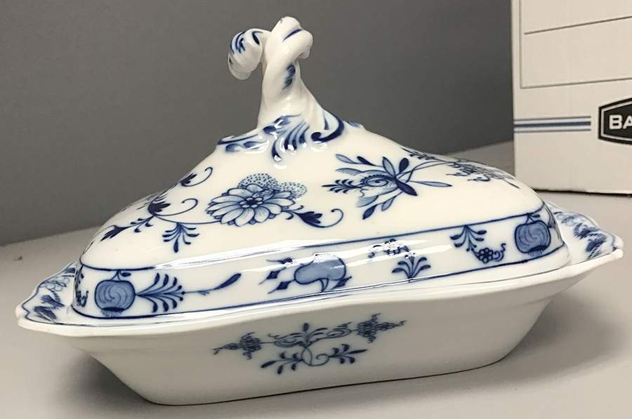 Blue Onion ("Sword" Backstamp) Rectangular Covered Vegetable by Meissen (Germany)-1