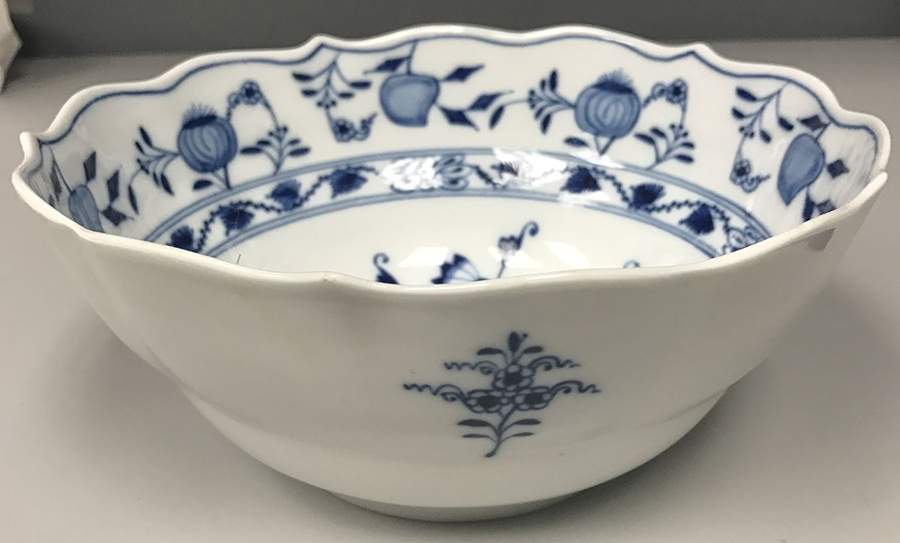 Blue Onion ("Sword" Backstamp) Fruit/Dessert (Sauce) Bowl by Meissen (Germany)-1
