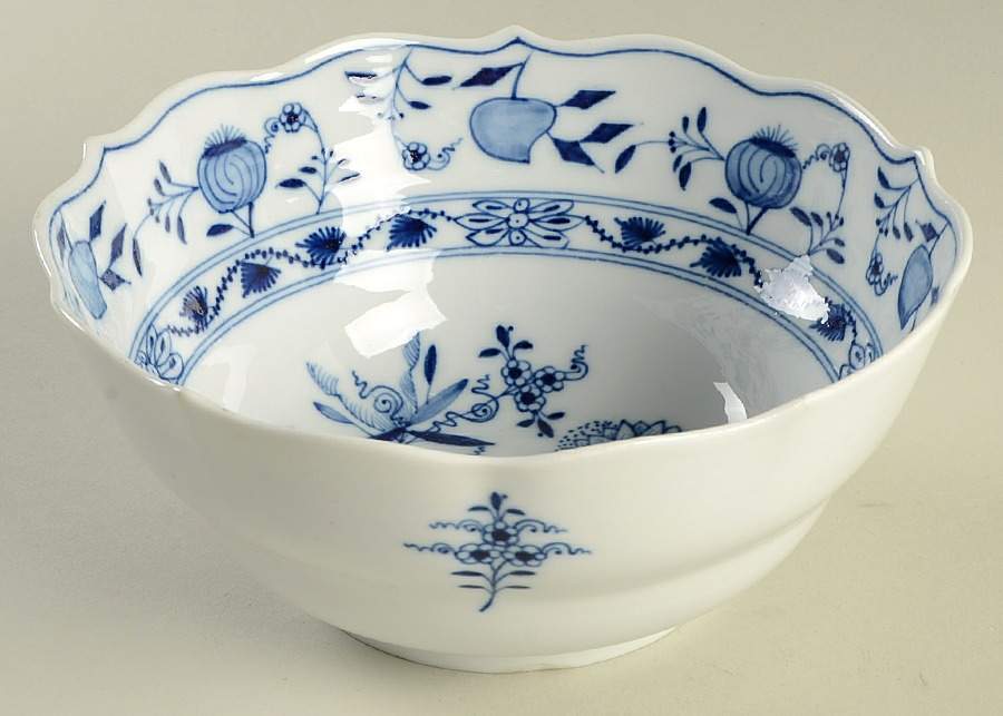 Blue Onion ("Sword" Backstamp) 7" Round Vegetable Bowl by Meissen (Germany)-1