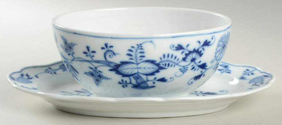 Blue Onion ("Sword" Backstamp) Sauce Boat No Lid by Meissen (Germany)-1