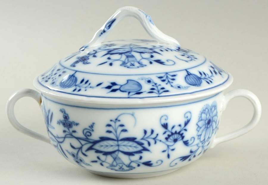 Blue Onion ("Sword" Backstamp) Cream Soup Bowl & Lid Set by Meissen (Germany)-1