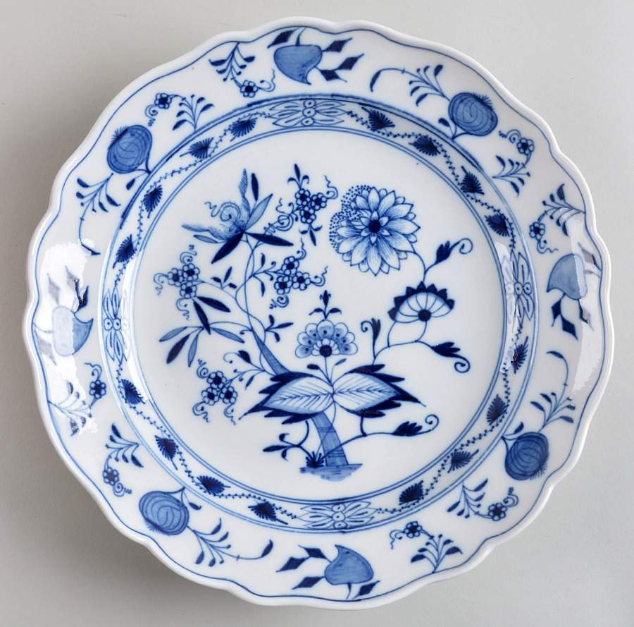 Blue Onion ("Sword" Backstamp) 10" Deep Round Platter by Meissen (Germany)-1