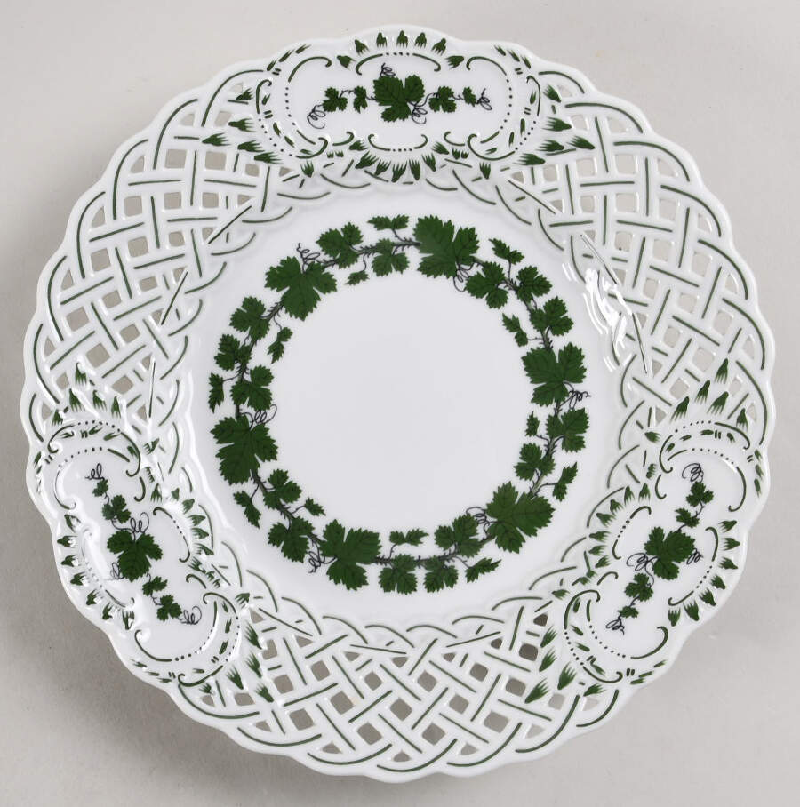 Full Green Vine (Scalloped, Gold Trim) Pierced Dessert/Pie Plate by Meissen (Germany)-1