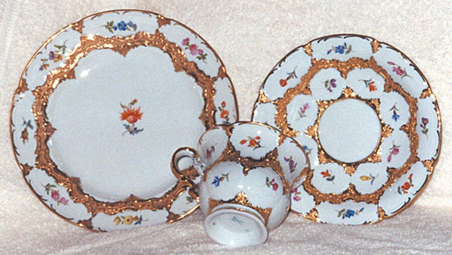 MSS8  Footed Cup & Saucer Set by Meissen (Germany)-1