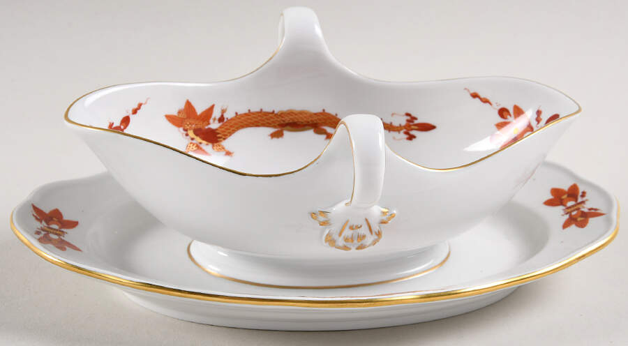 Dragon Red Gravy Boat with Attached Underplate by Meissen (Germany)-1