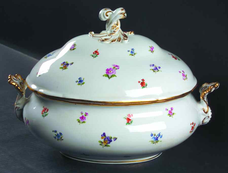 Scattered Flowers ("X" Backstamp) Tureen &  Lid by Meissen (Germany)-1