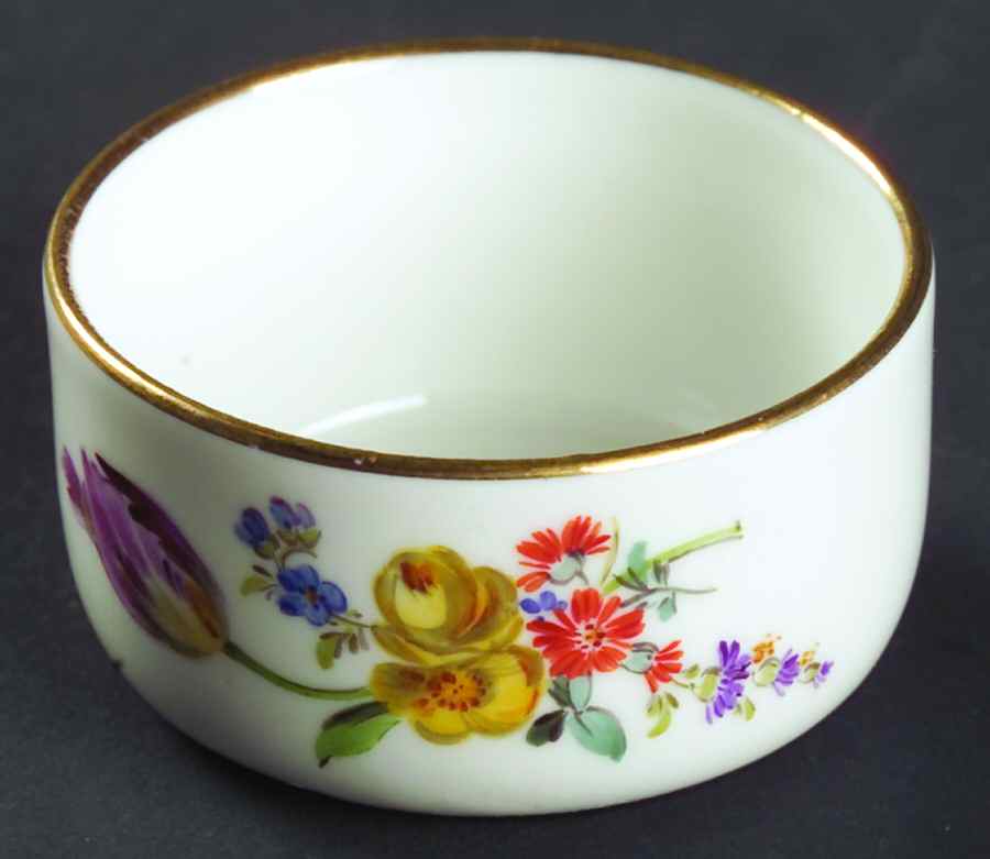 Scattered Flowers ("X" Backstamp) Salt Cellar by Meissen (Germany)-1