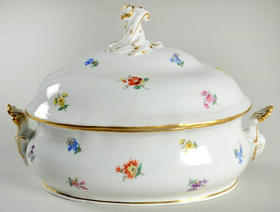 Scattered Flowers ("X" Backstamp) Oval Tureen & Lid by Meissen (Germany)-1