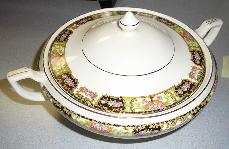 MTC9 Round Covered Vegetable by Mount Clemens-1