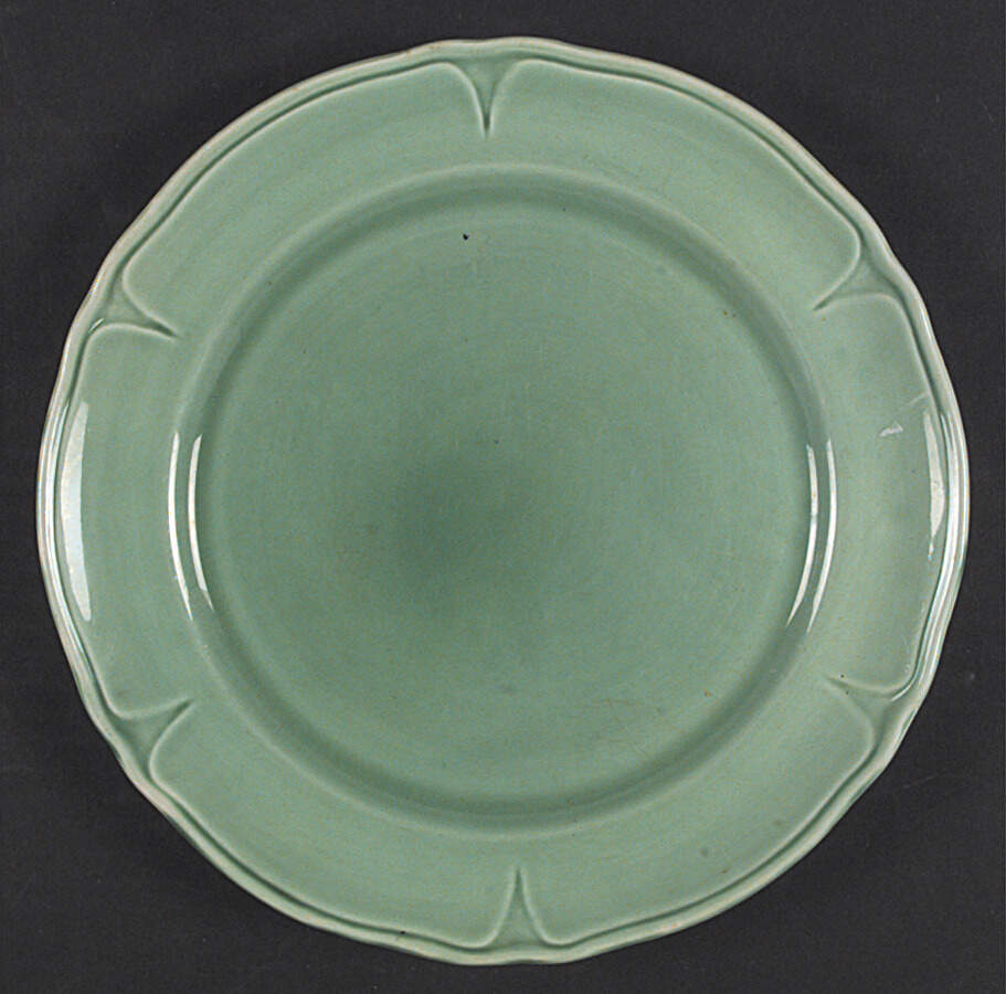 Petal Green Luncheon Plate by Mount Clemens-1