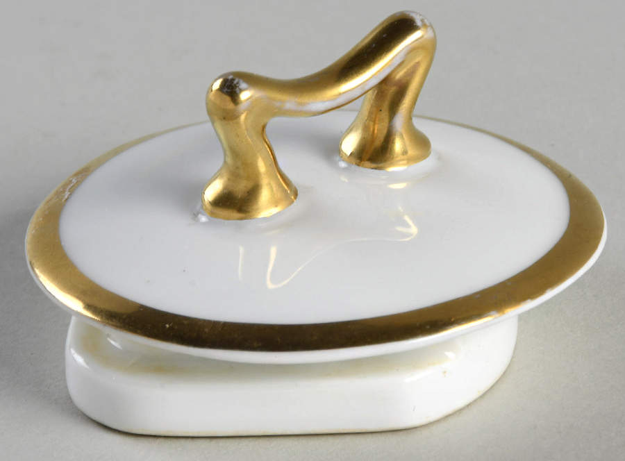 Baronial, The Lid for Teapot by Paul Muller-1