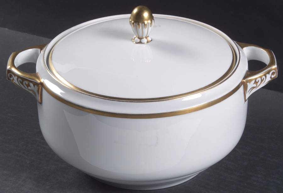 Baronial, The Tureen & Lid by Paul Muller-1