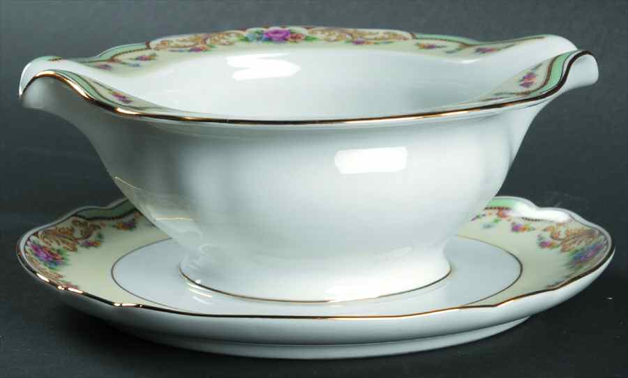 Belhaven Gravy Boat with Attached Underplate by Paul Muller-1