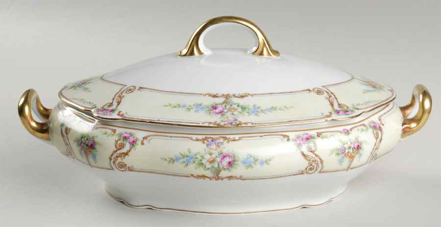 The Empress Oval Covered Vegetable by Paul Muller-1