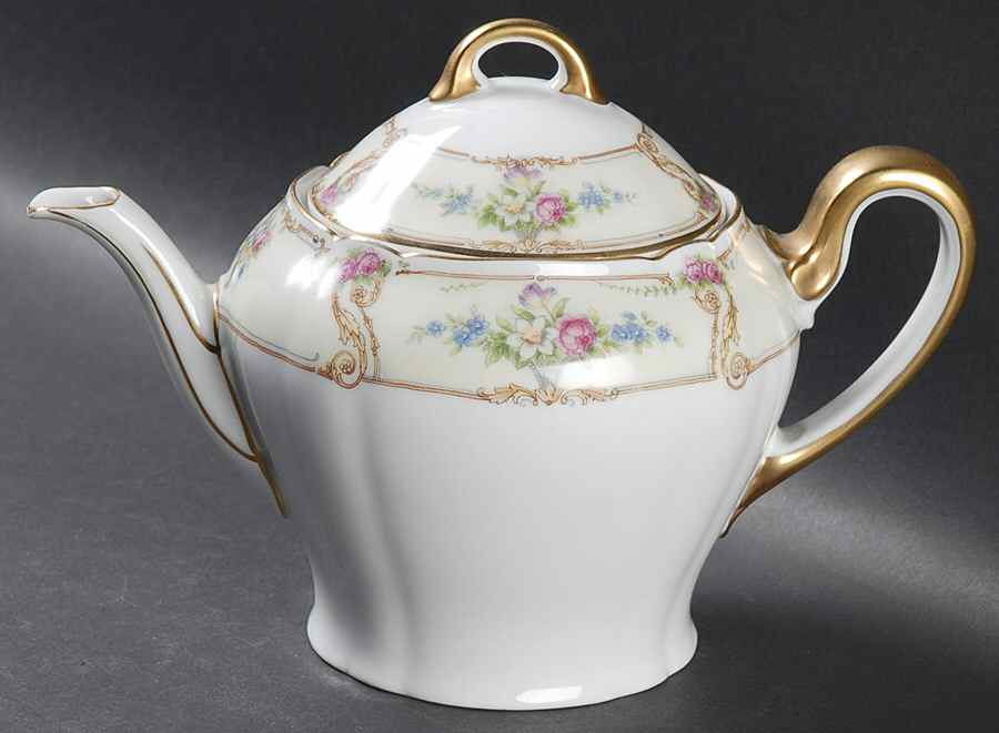 The Empress Teapot & Lid by Paul Muller-1