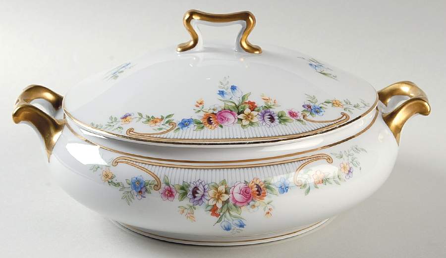 The Kenmore Round Covered Vegetable by Paul Muller-1