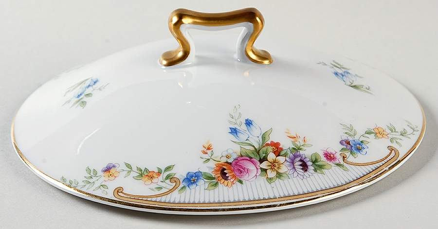 The Kenmore Lid for Round Vegetable by Paul Muller-1
