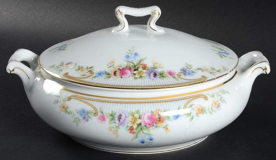 The Kenmore Round Covered Vegetable by Paul Muller-1