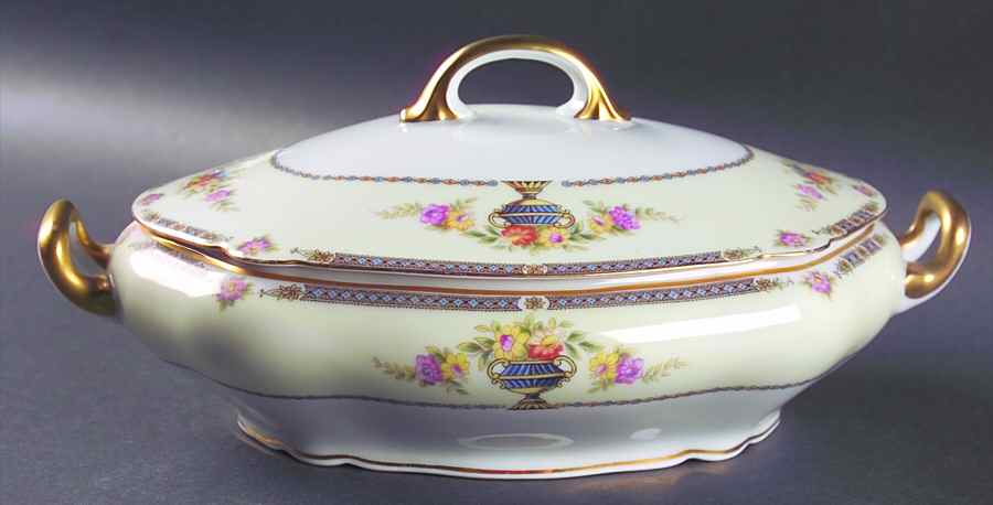 Locarno Oval Covered Vegetable by Paul Muller-1