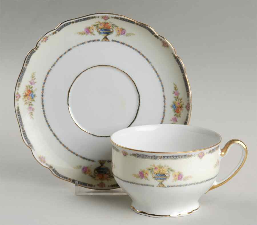 Locarno Oversized Cup & Saucer Set by Paul Muller-1