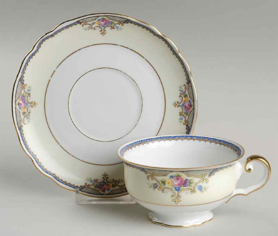 The Minto (Rim) Footed Cup & Saucer Set by Paul Muller-1