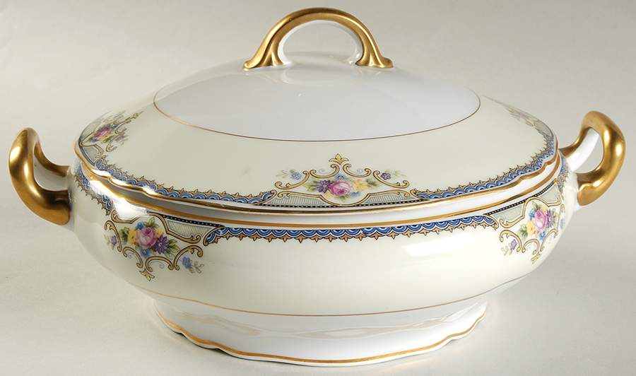 The Minto (Rim) Round Covered Vegetable by Paul Muller-1