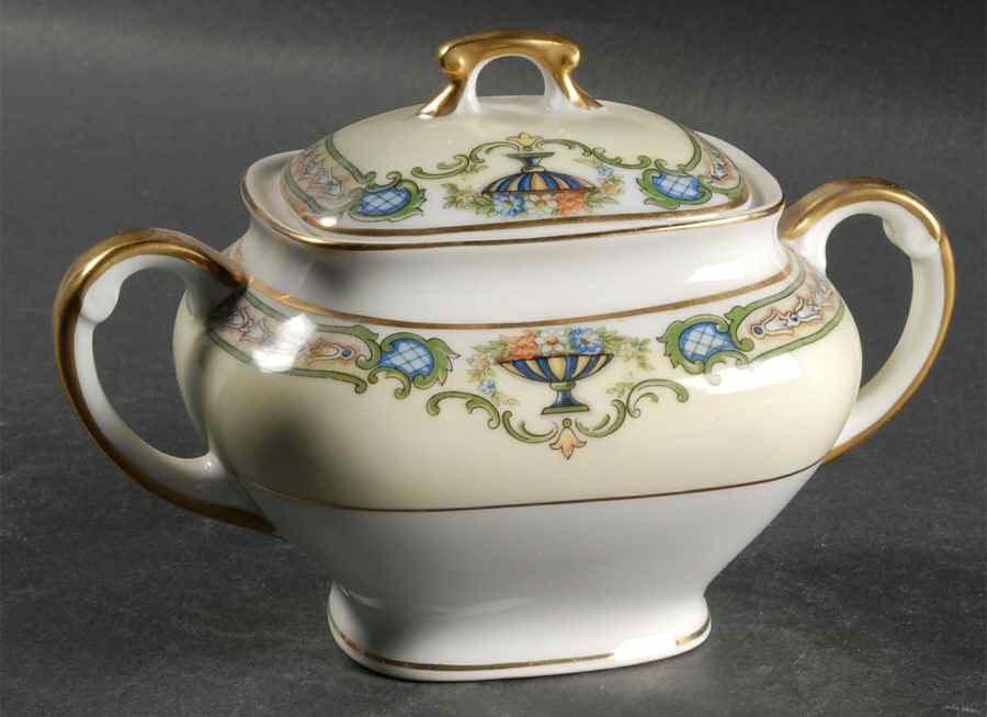 MUE15 Sugar Bowl & Lid by Paul Muller-1