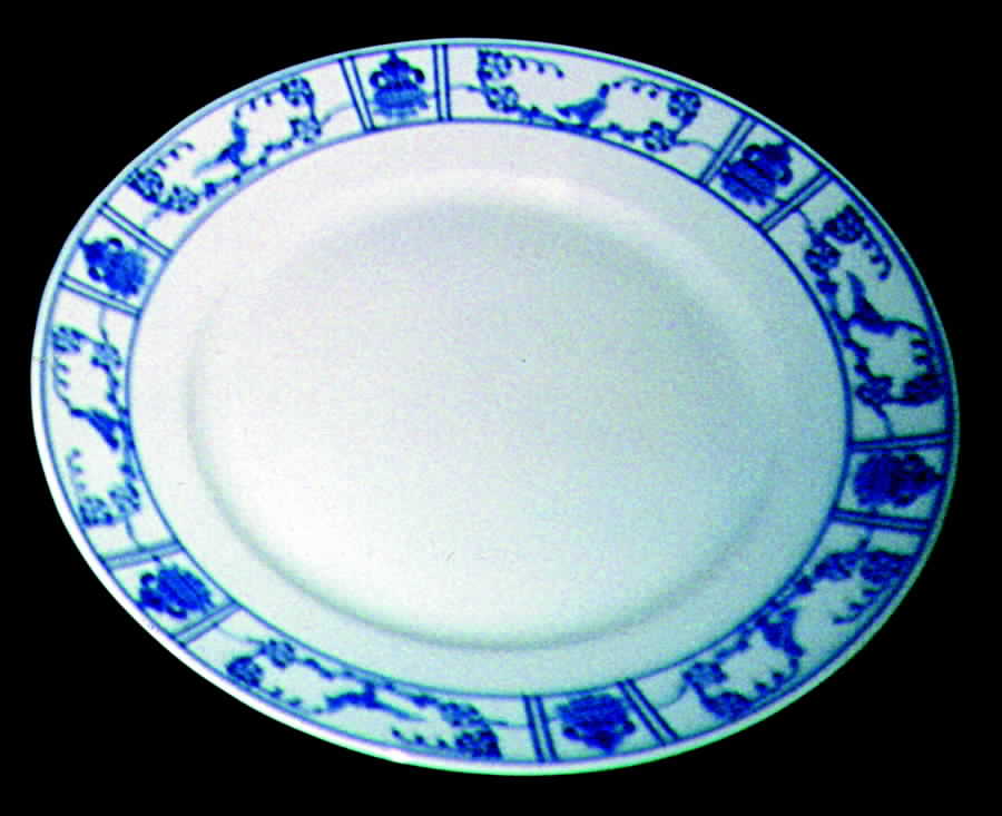 MUE27 Dinner Plate by Paul Muller-1