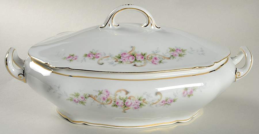 MUE3 Oval Covered Vegetable by Paul Muller-1