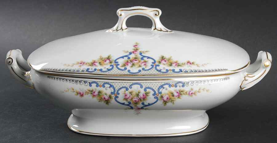 MUE35 Oval Covered Vegetable by Paul Muller-1
