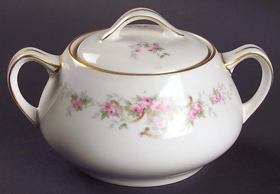 MUE39 Sugar Bowl & Lid by Paul Muller-1