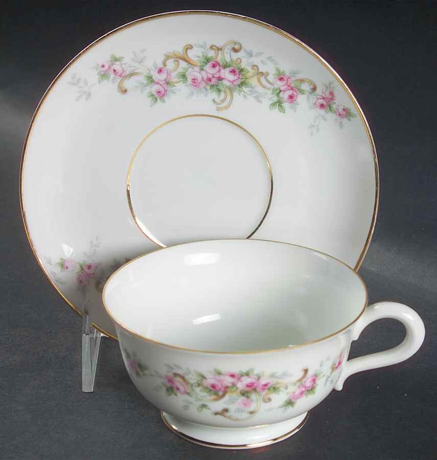 MUE39 Footed Cup & Saucer Set by Paul Muller-1