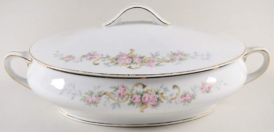 MUE39 Oval Covered Vegetable by Paul Muller-1