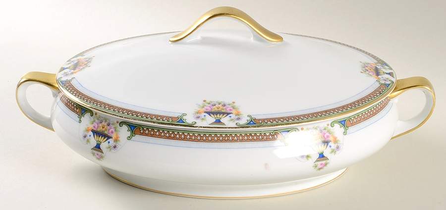 MUE40 Oval Covered Vegetable by Paul Muller-1