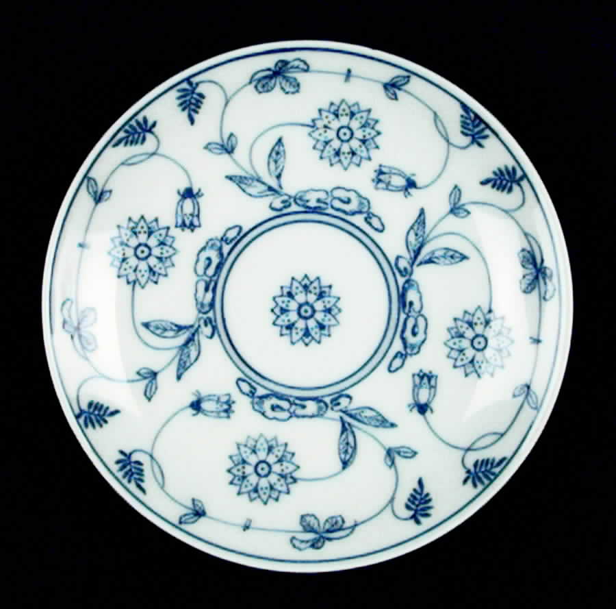 MUE44 Saucer by Paul Muller-1