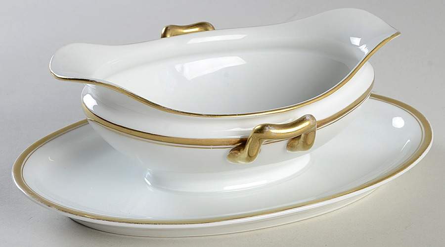 MUE47 Gravy Boat with Attached Underplate by Paul Muller-1