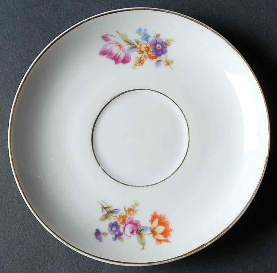 MUE7 Saucer by Paul Muller-1