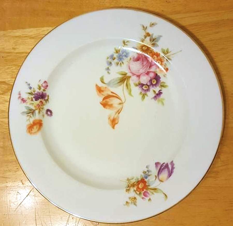 MUE7 Dinner Plate by Paul Muller-1