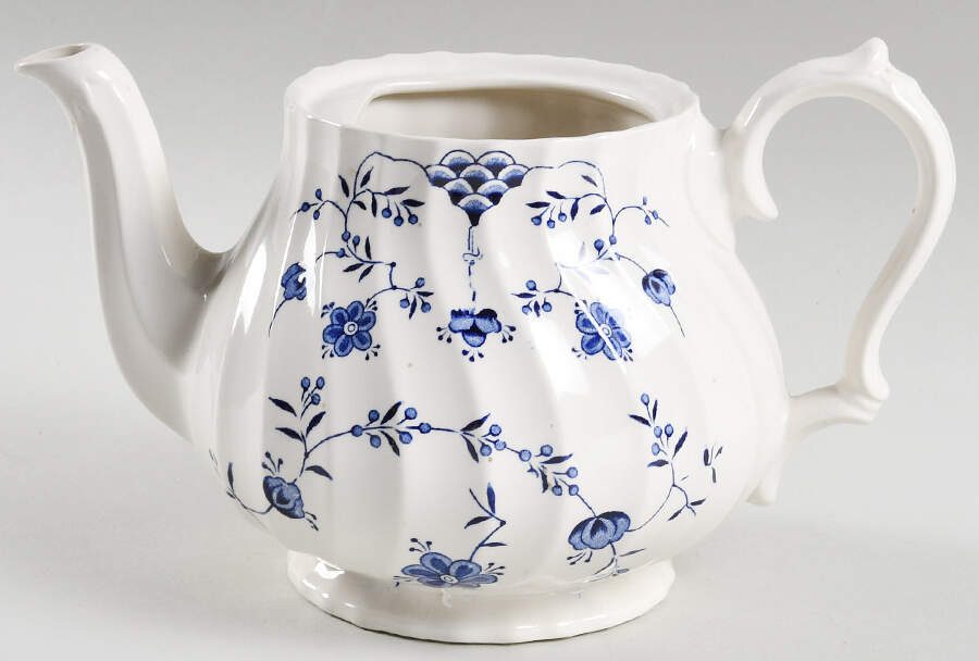 Finlandia Small Teapot No Lid by Myott Staffordshire-1