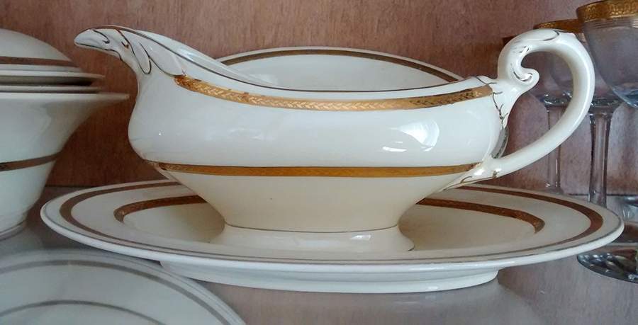 G4756 Gravy Boat with Attached Underplate by Myott Staffordshire-1