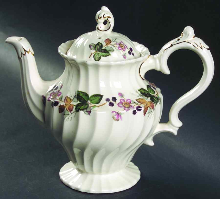 Hedgerow Teapot & Lid by Myott Staffordshire-1