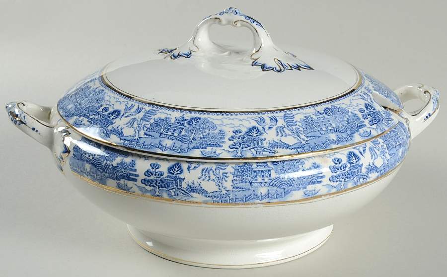 Ye Olde Willow Tureen &  Lid by Myott Staffordshire-1