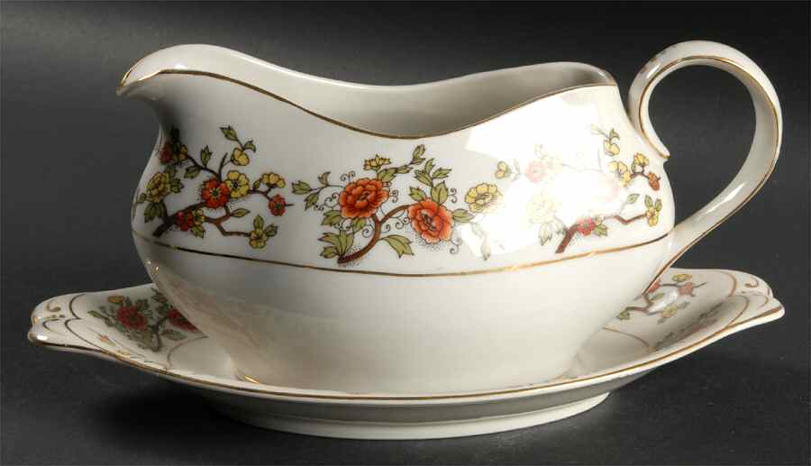 Flora Gravy Boat & Underplate by Meito-1